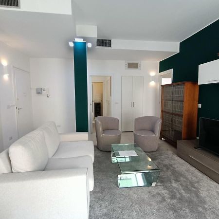 דירות מילאנו Joivy Elegant Flat For 6 With 2 Balconies מראה חיצוני תמונה